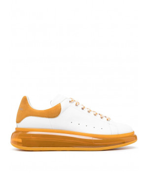 Кроссовки Alexander McQueen с прозрачной подошвой белые с оранжевым